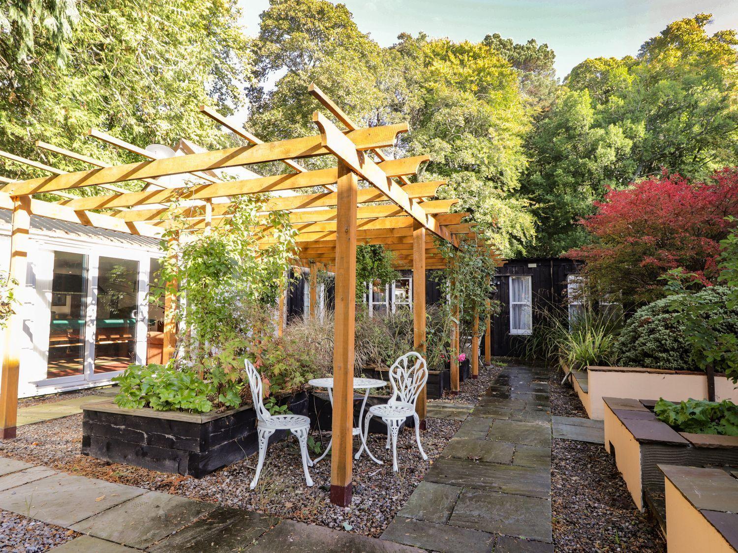 The Secret Garden At Old Drynie House - Self Catering Ferienhaus Inverness