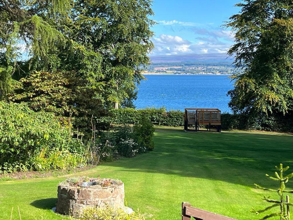 The Secret Garden At Old Drynie House - Self Catering Ferienhaus Inverness